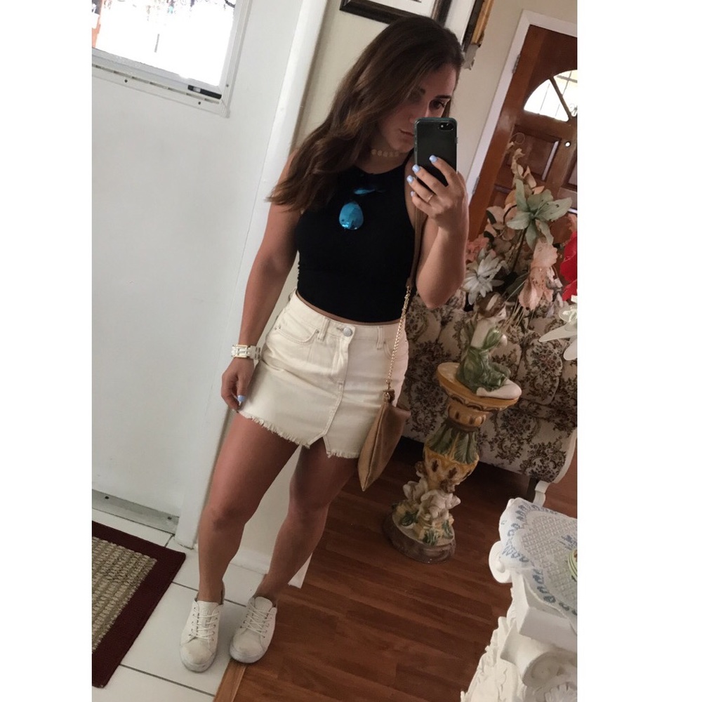 Meet Your Posher, Angela